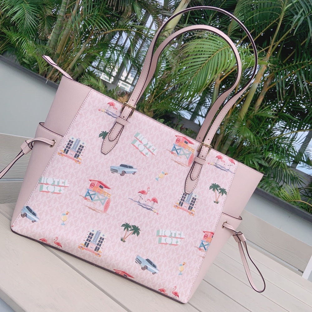 Michael Kors Gilly Tote - Picture 4 of 13